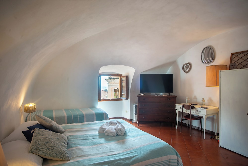 Family Apartment, Multiple Bedrooms (La Casa Nel Cuore di Sanremo)