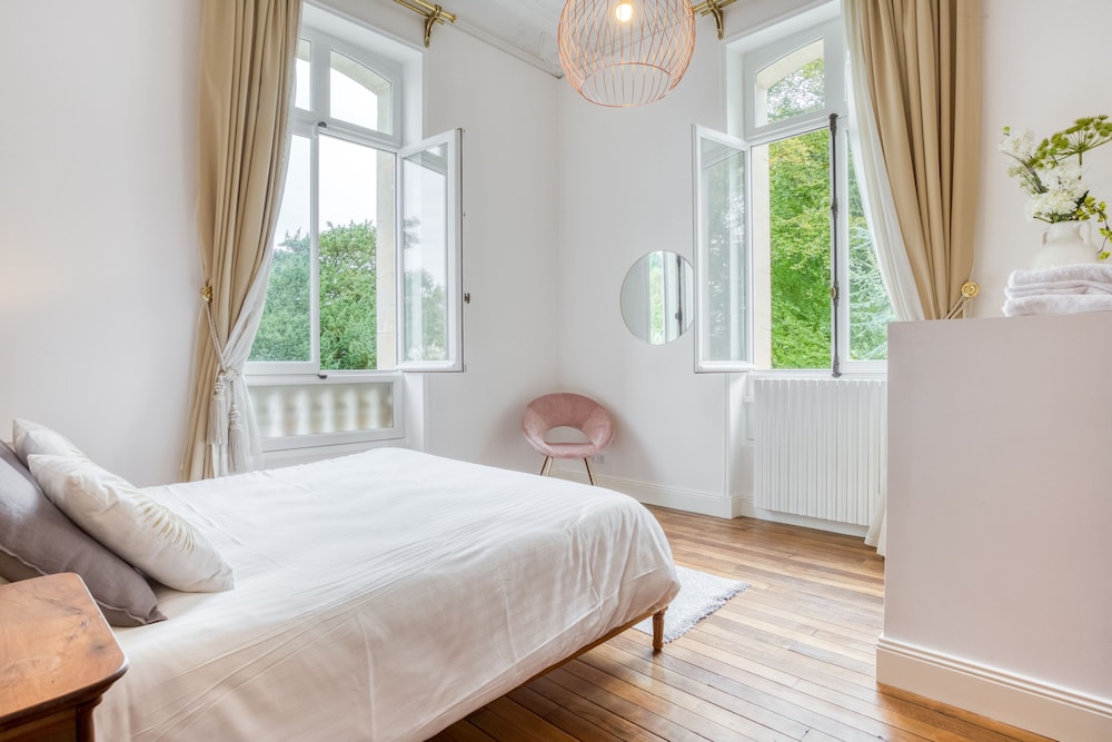 Grand Apartment, 2 Bedrooms, Terrace, Lake View photo 1