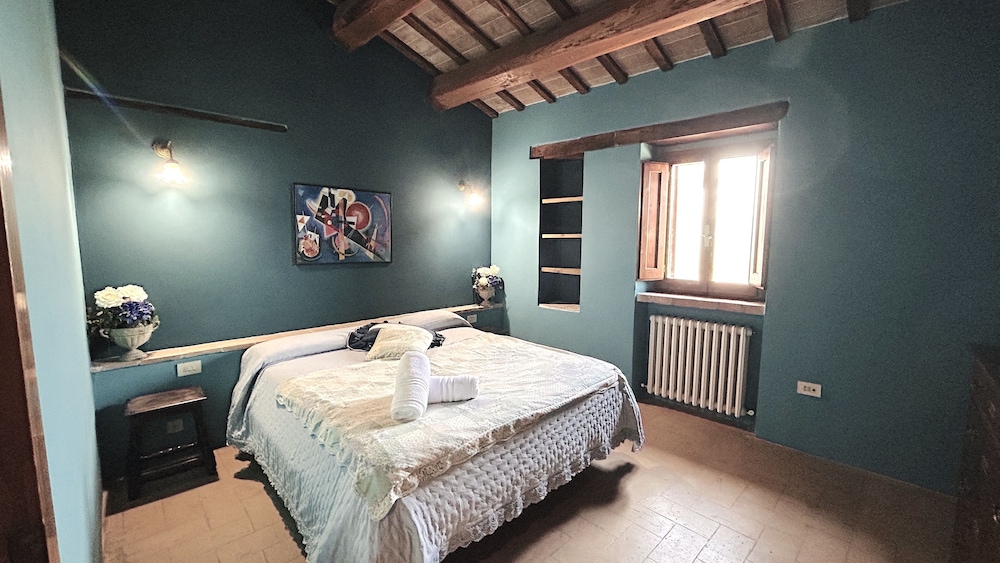 Classic Condo, 1 Bedroom, Fireplace, Ground Floor photo 1