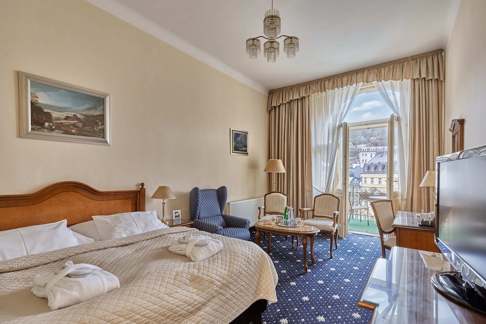 Deluxe Double Room, Balcony, City View - Photo 4