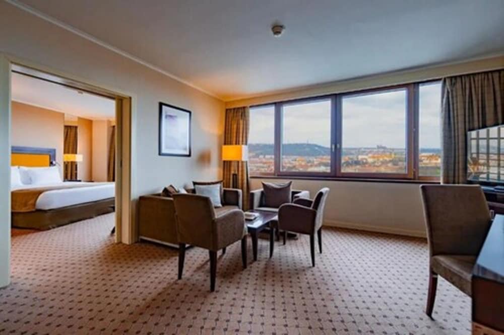 Premium Studio Suite - Photo 2
