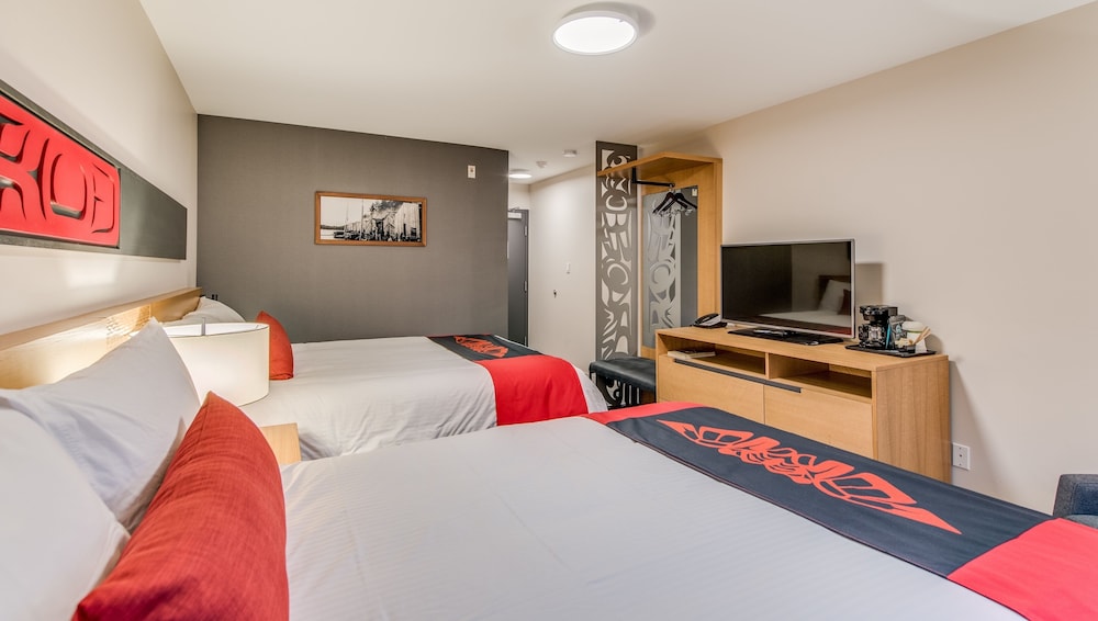 Room (Room, 2 Queen Beds, Mountain Side) photo 1