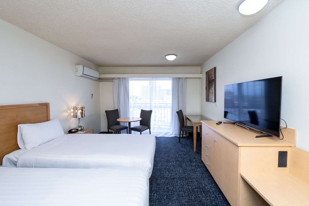 Standard Room, Multiple Beds, Non Smoking photo 2