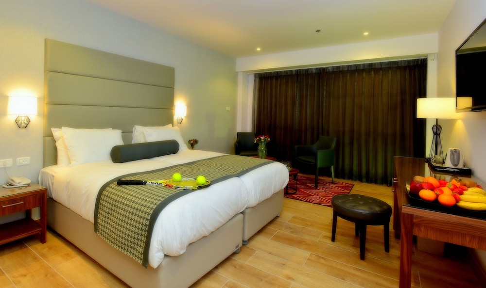 Premium Twin Room - Photo 6