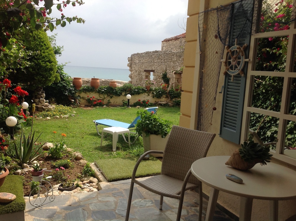 Studio, Partial Sea View photo 2