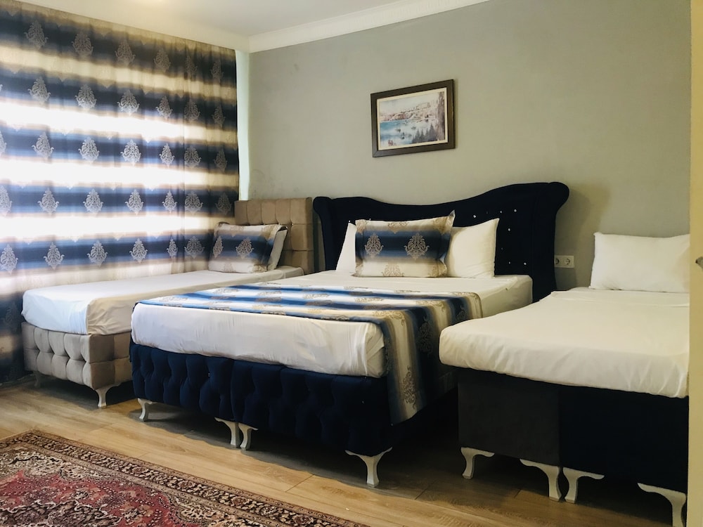 Family Quadruple Room photo 1