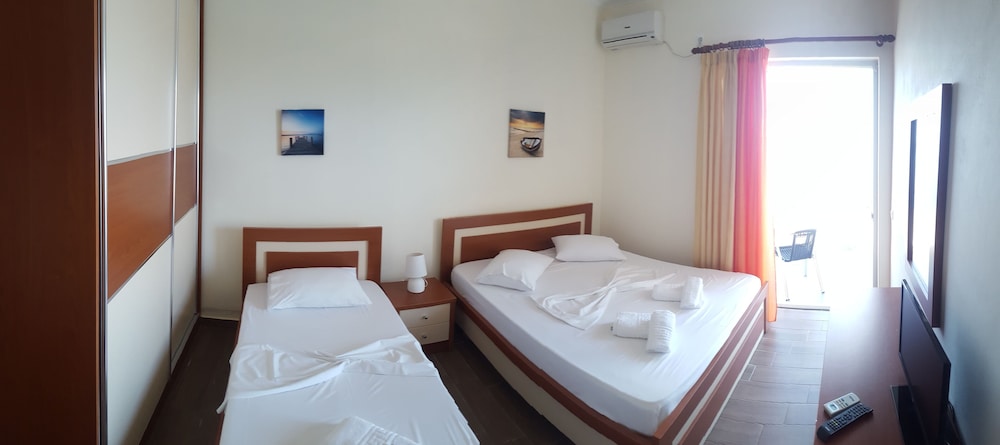Basic Triple Room - Beach View