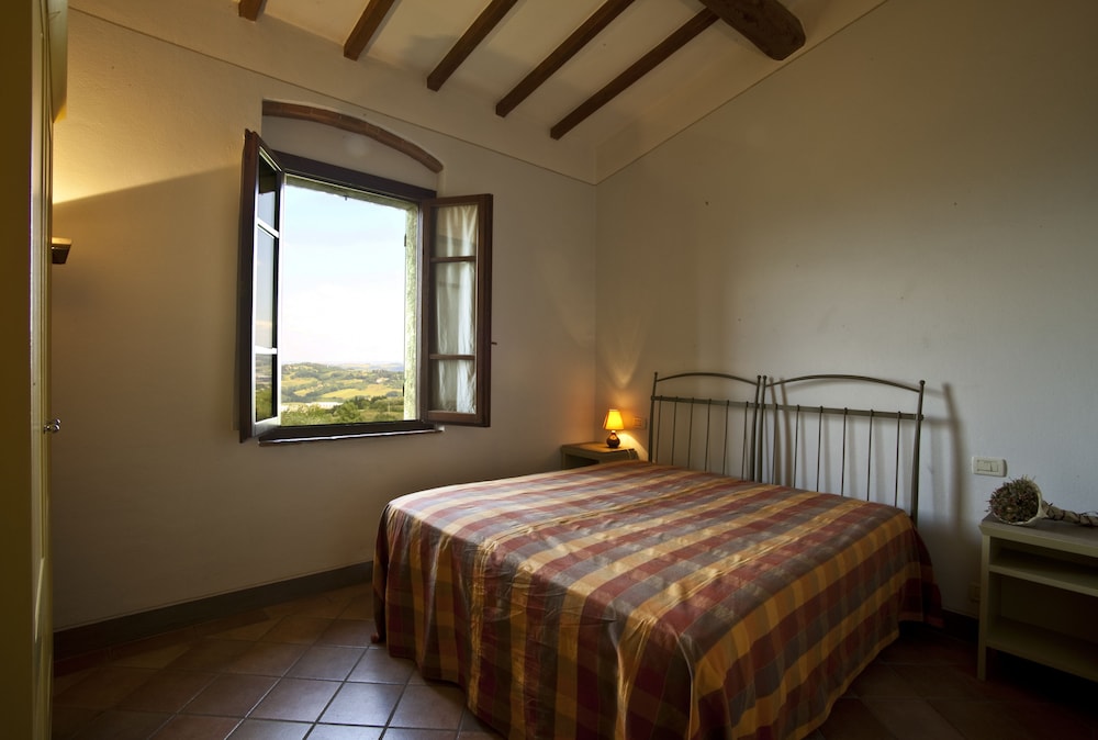 Romantic Apartment, 1 Bedroom, Hill View, Tower photo 2