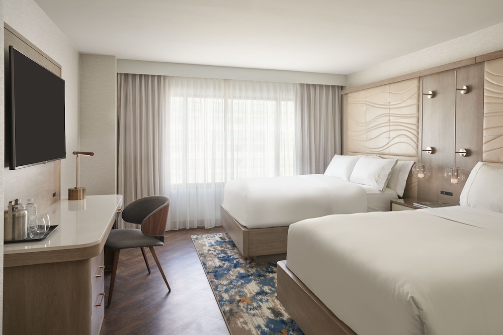 Club Room, 2 Queen Beds - Photo 3