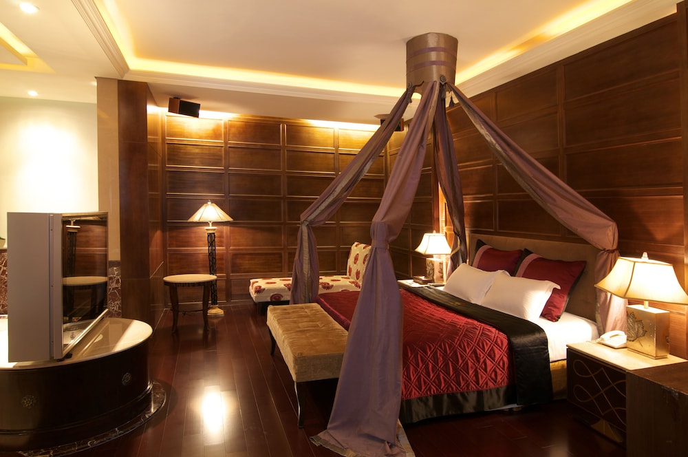 Deluxe Double Room, Bathtub photo 2
