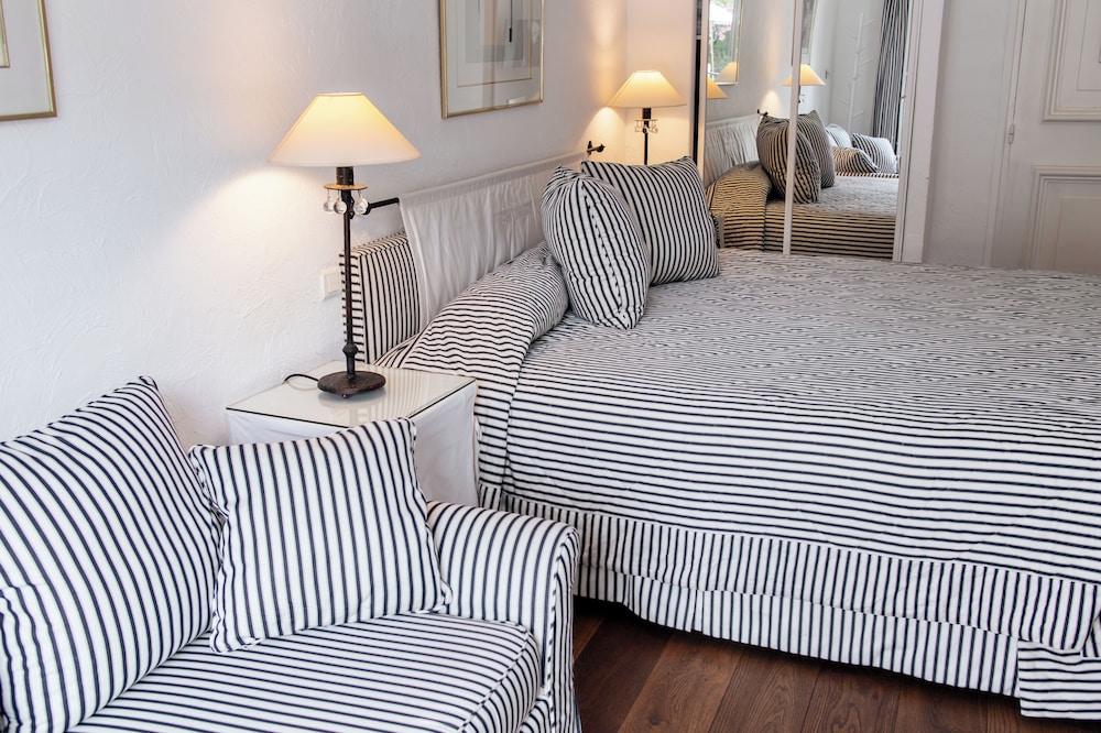 Deluxe Double Room, Terrace, Pool View photo 1
