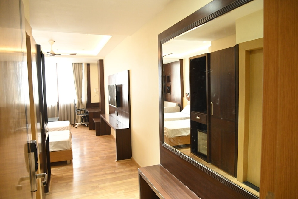 Deluxe Twin Room, City View photo 2