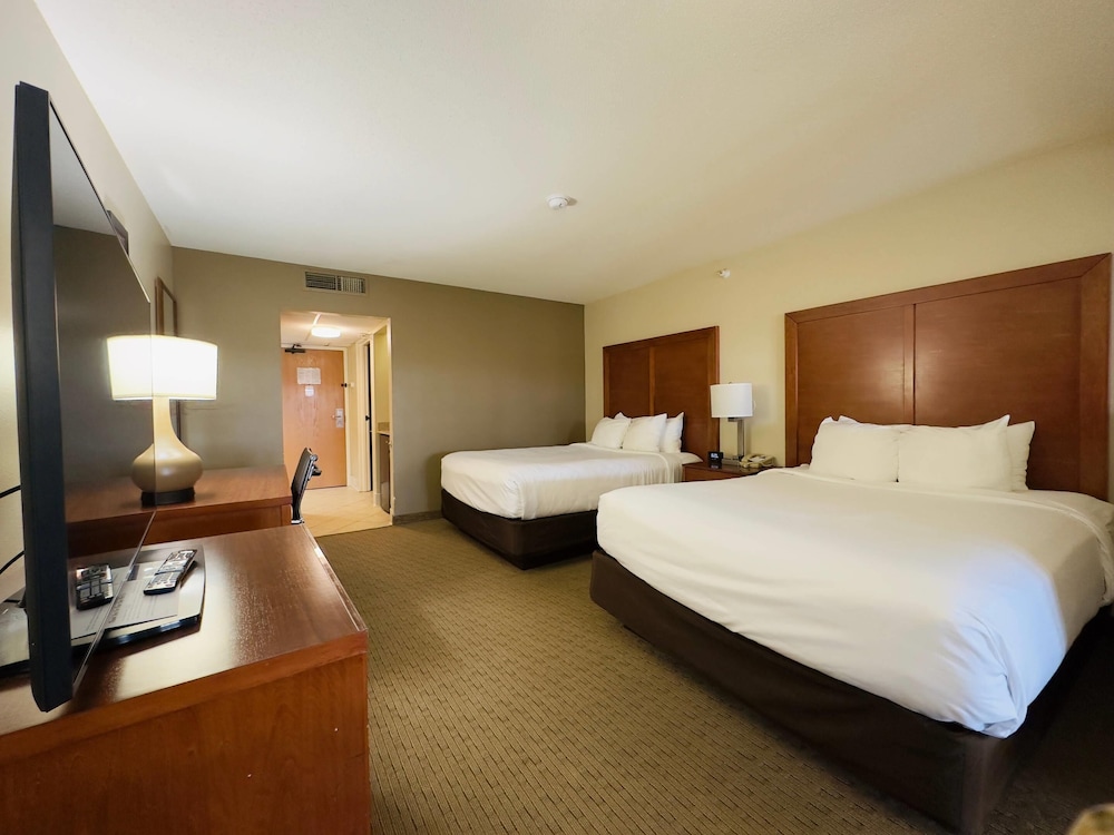 Suite, Multiple Beds, Accessible, Non Smoking - Photo 4