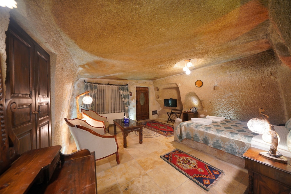 Hanzade Cave Suite photo 3