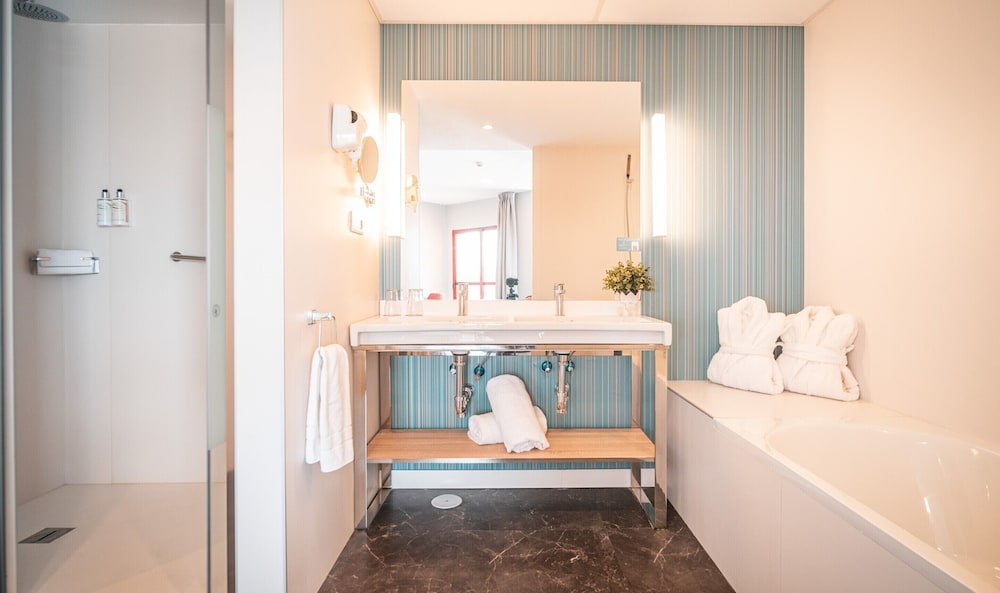 Junior Suite, Terrace, Sea View - Photo 10