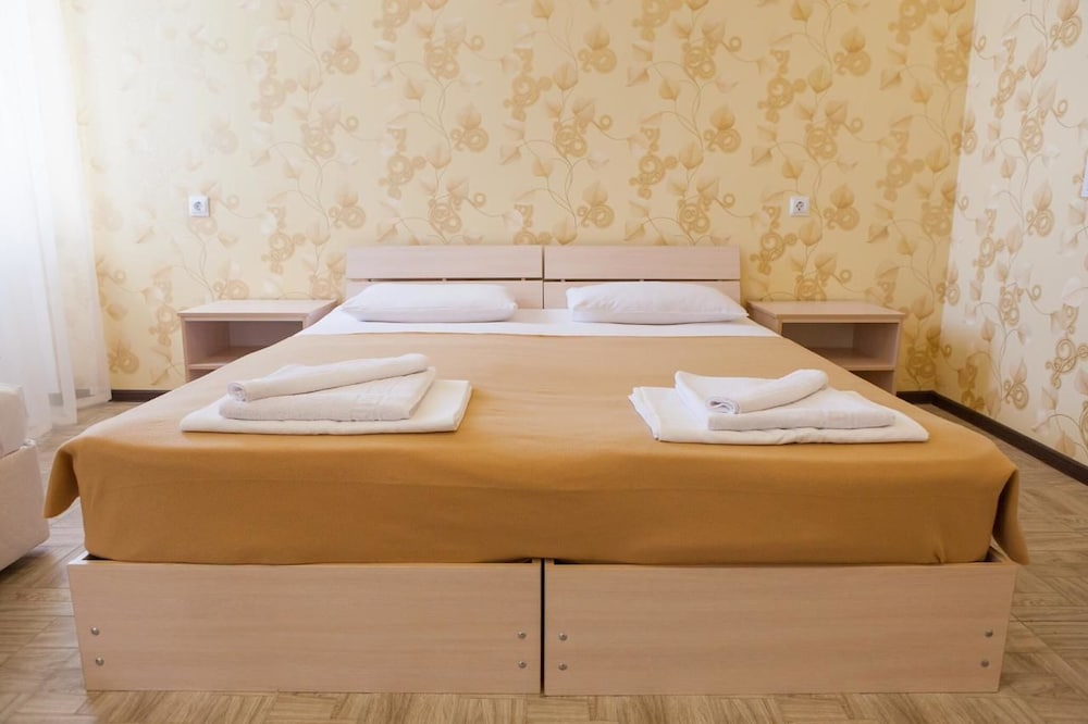 Standard Triple Room, City View photo 3