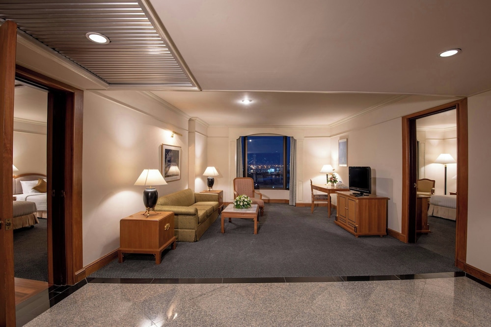 Suite, 1 Double Bed, River View thumbnail 5
