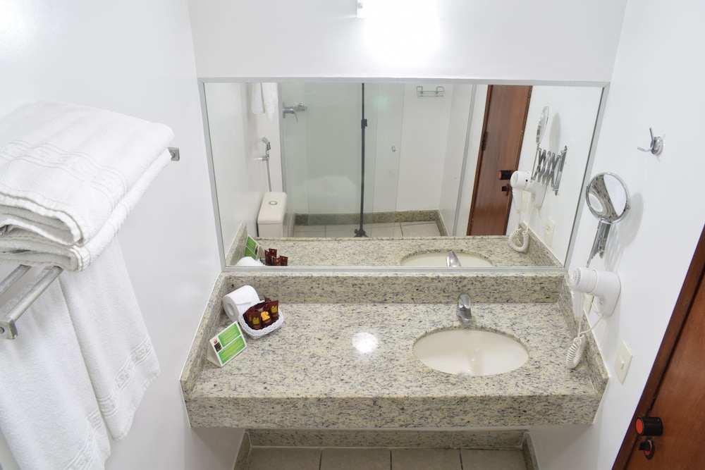 Standard Room, 2 Twin Beds - Photo 8