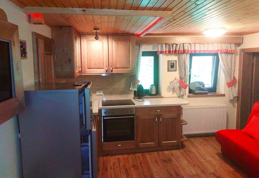Family Apartment, Multiple Beds, Garden Area (Alpine Apt Melanija Private Ski Area) photo 3