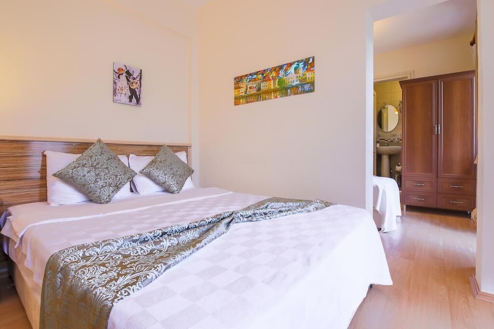 Family Triple Room photo 2