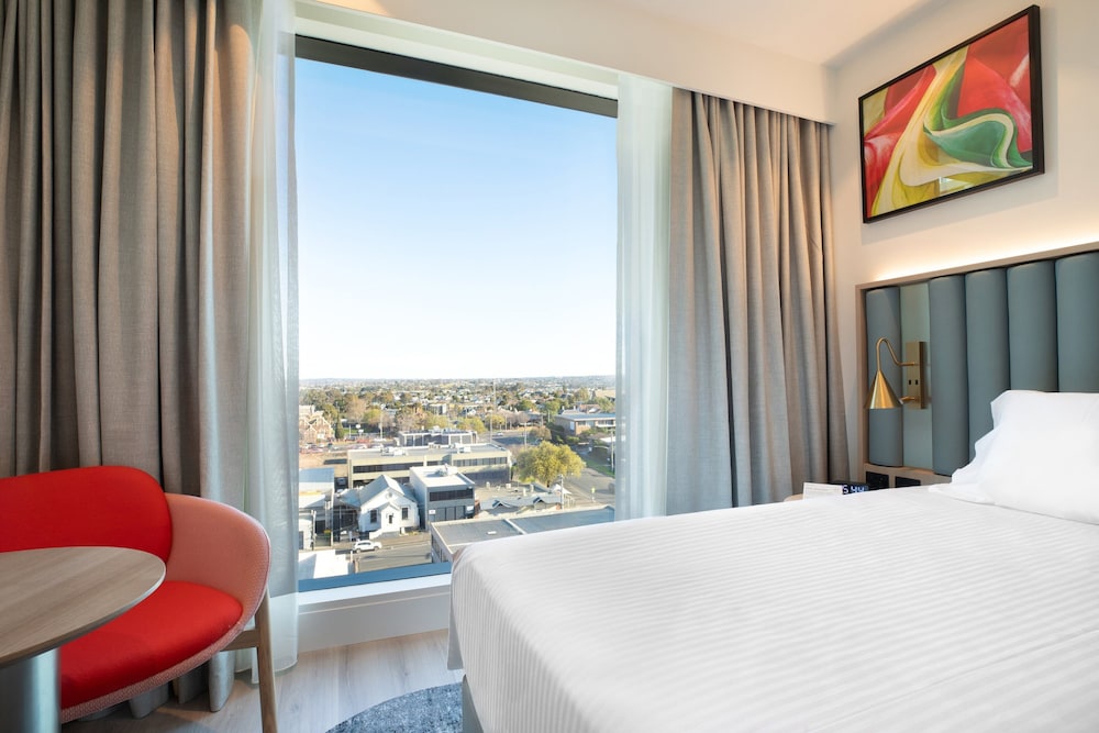 Standard Room, 1 King Bed - Photo 1