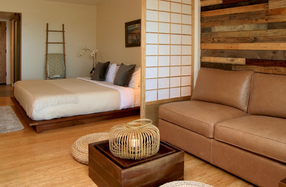 Deluxe Garden Suite photo 2