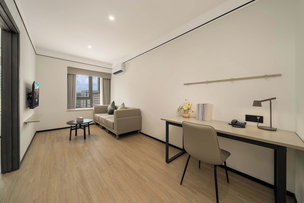 Panoramic Suite, City View photo 1
