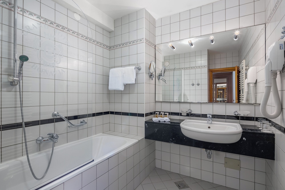 Superior Triple Room - Photo 4