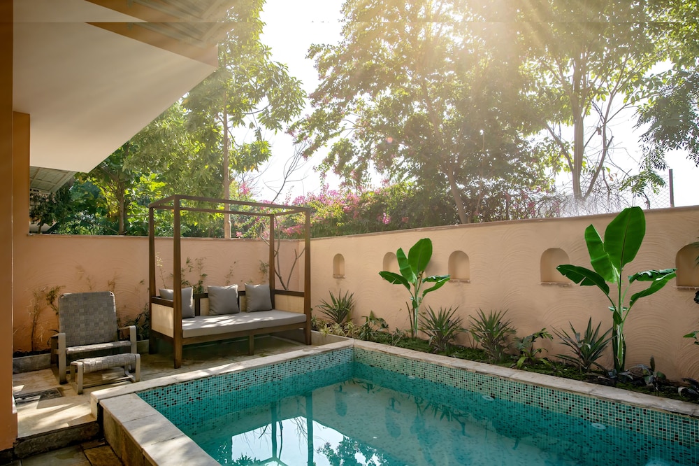 Luxury Room, 1 King Bed (Plunge Pool) - Photo 3