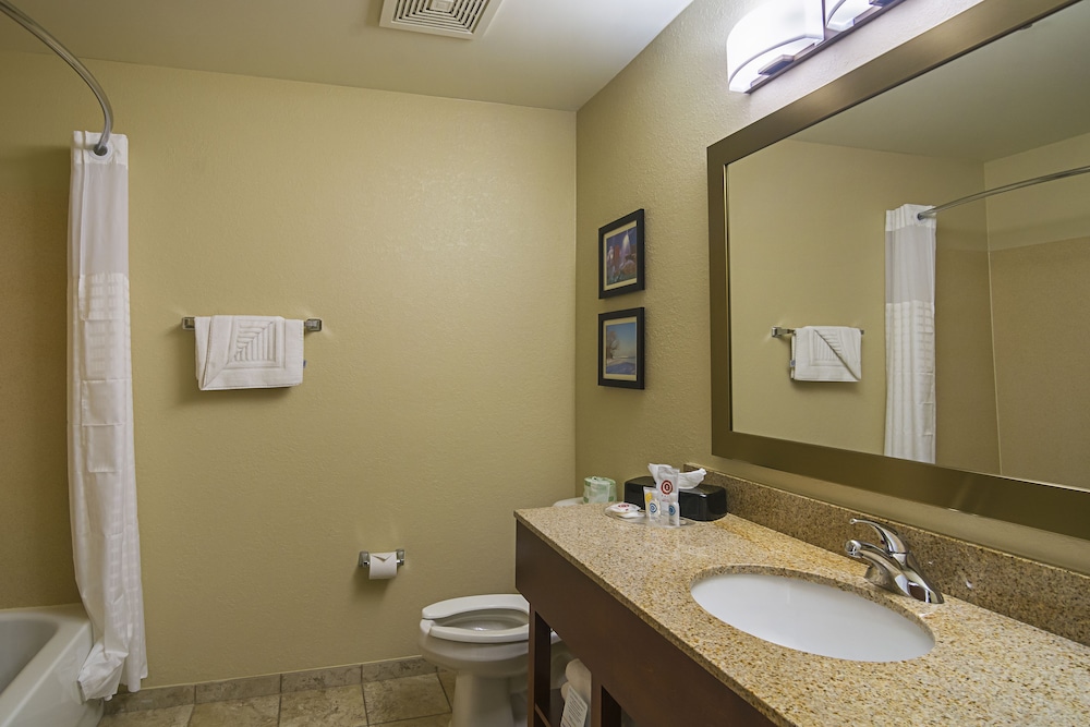 Suite, Multiple Beds - Photo 4