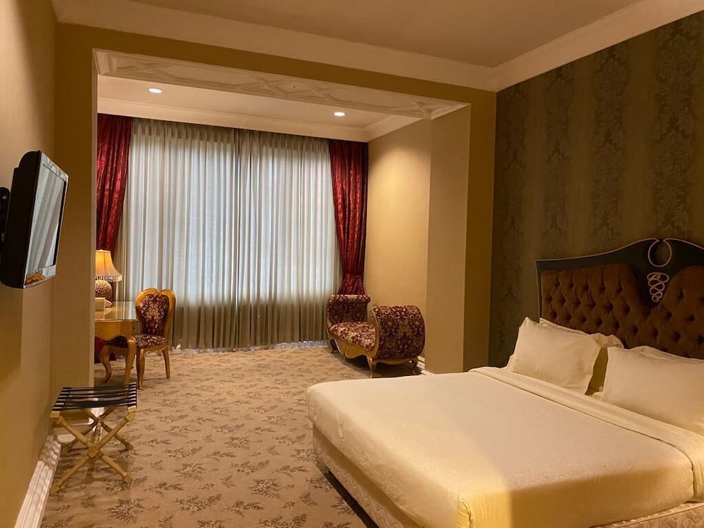 Deluxe Room - Photo 3