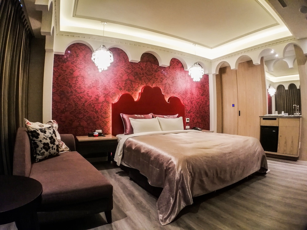 Deluxe Double Room - Photo 14