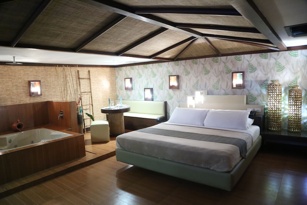 Suite - Photo 4