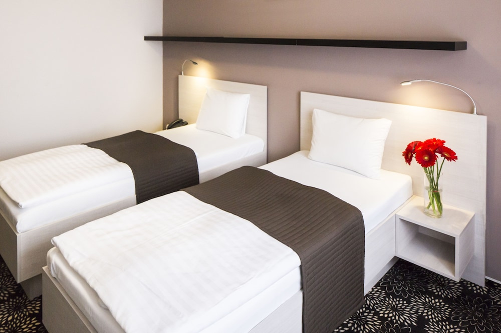 Standard Double Room, Annex Building - Photo 4