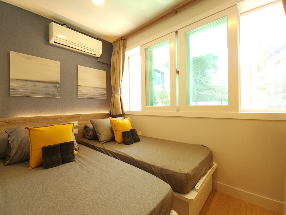 Twin Room - Photo 1