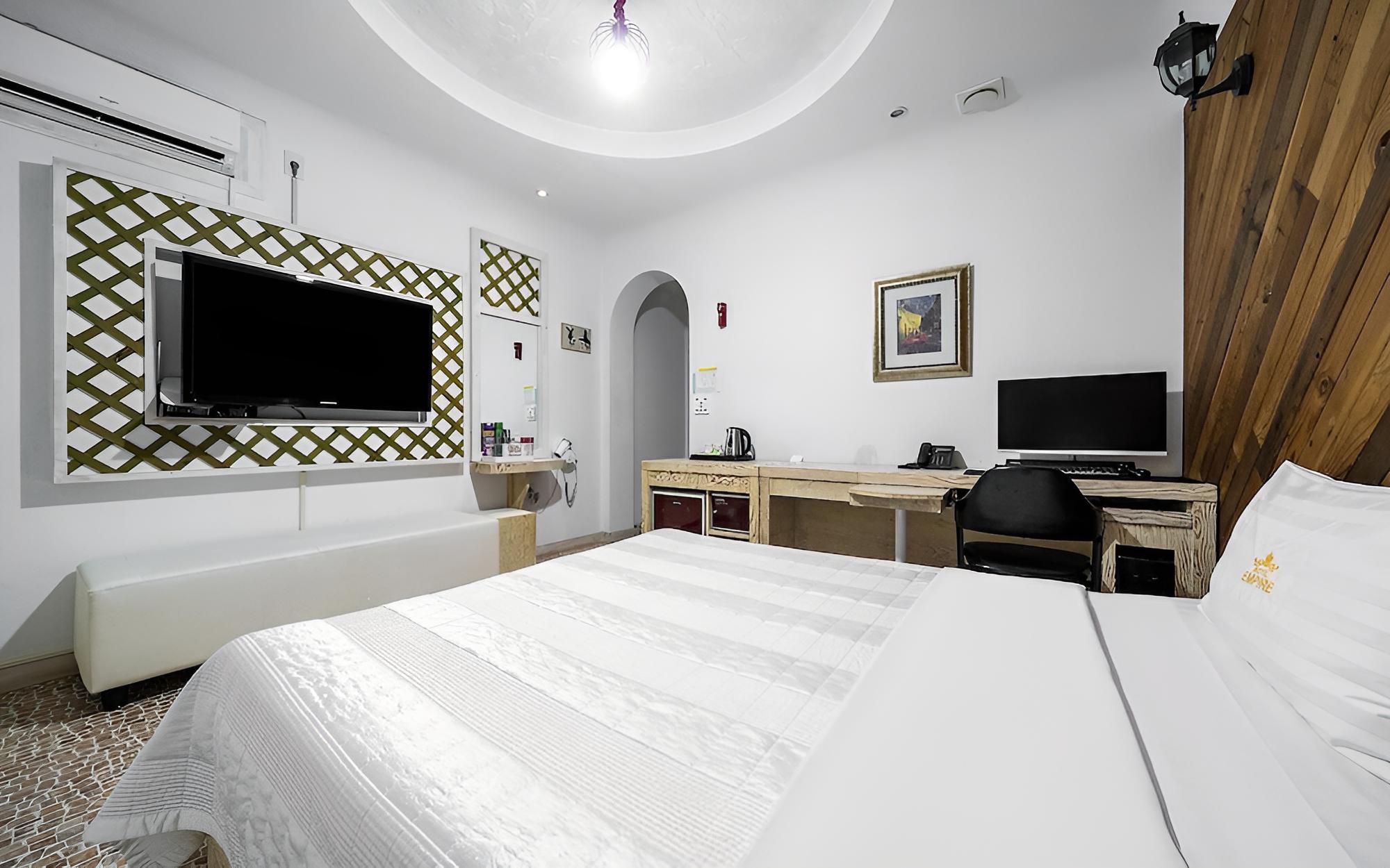 Room (Best Room (Netflix YouTube Baggage av) - Photo 6