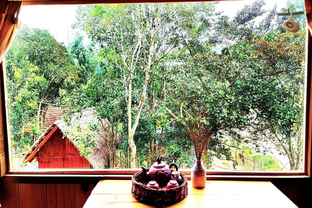 Signature House, Balcony, Mountain View photo 1