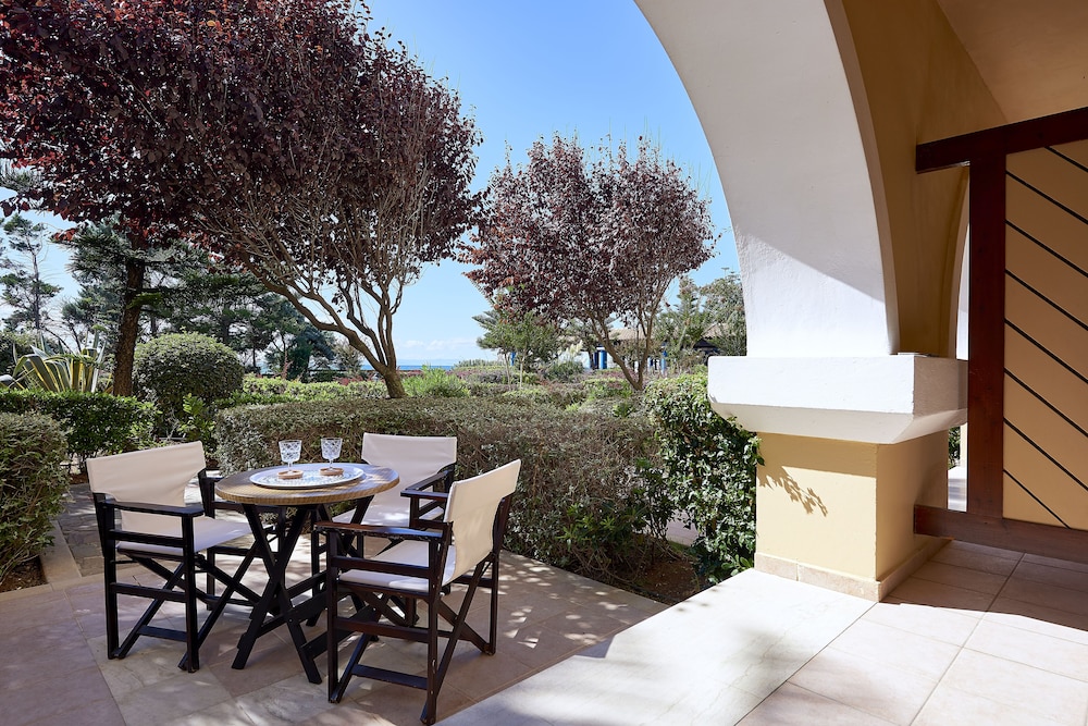 Double Room, Garden View (Main Building) - Photo 4