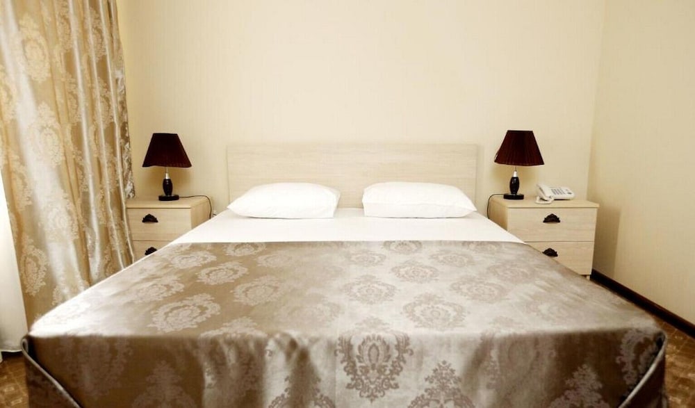 Standard Double Room, 1 Queen Bed, City View