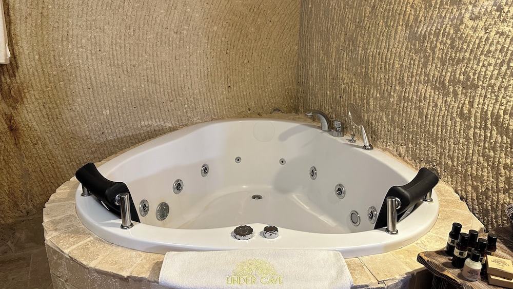 Deluxe Triple Room, Air conditioning - Photo 3