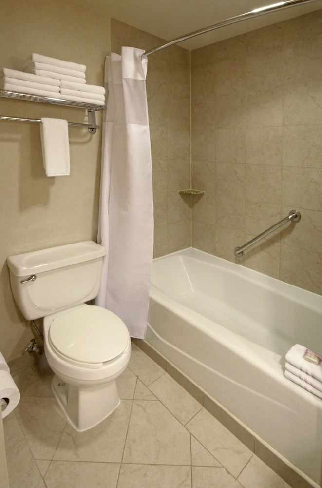 Standard Room, 2 Double Beds, Club Lounge Access - Photo 5