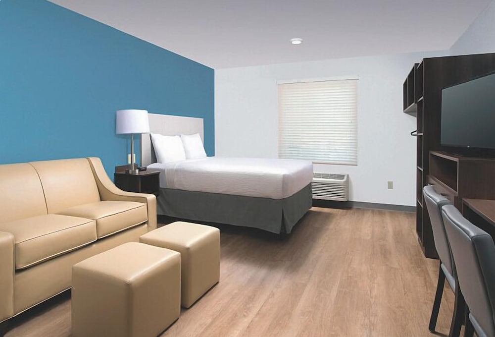 Suite, 1 King Bed, Non Smoking