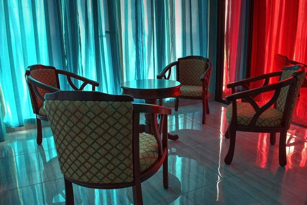 Family Room photo 2