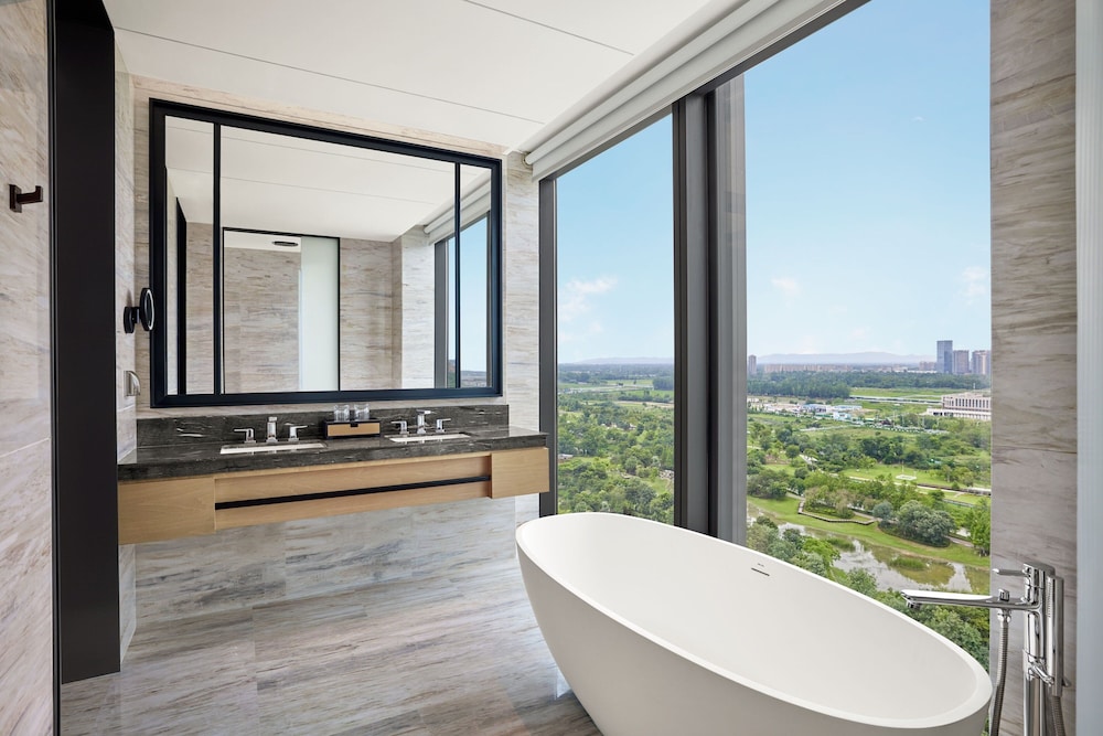 Executive Suite, 1 Bedroom - Photo 5