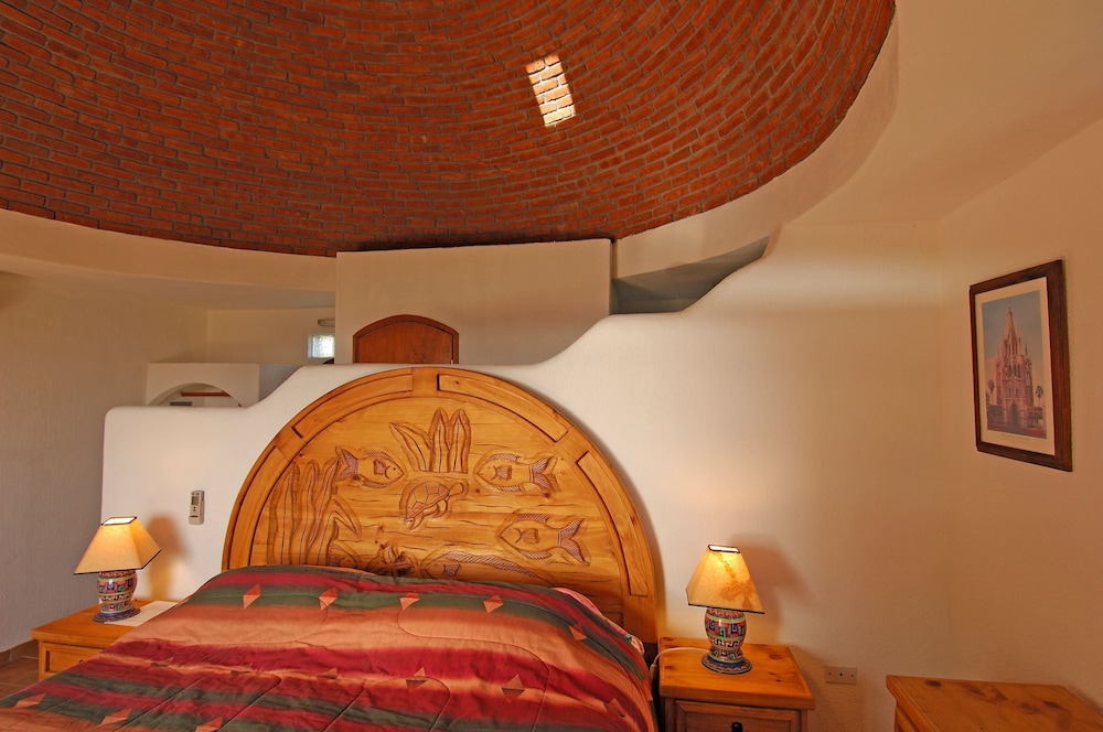 Standard Cabin, 1 Queen Bed, Ocean View photo 1