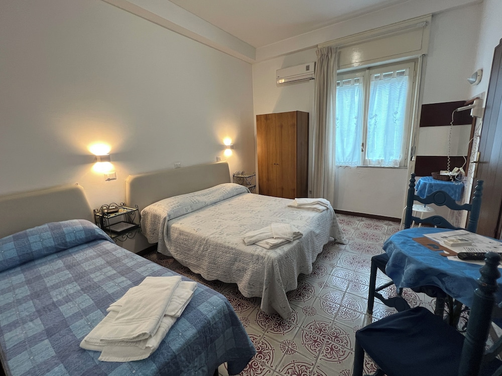 Double or Twin Room, City View photo 2