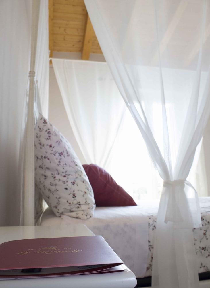 Classic Suite, 1 Queen Bed, Non Smoking, Vineyard View photo 1