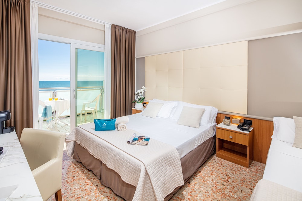 Classic Triple Room, Sea View - Photo 1