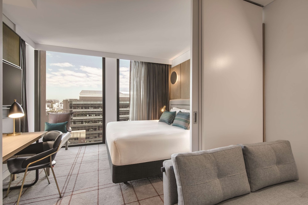 Executive Suite, City View