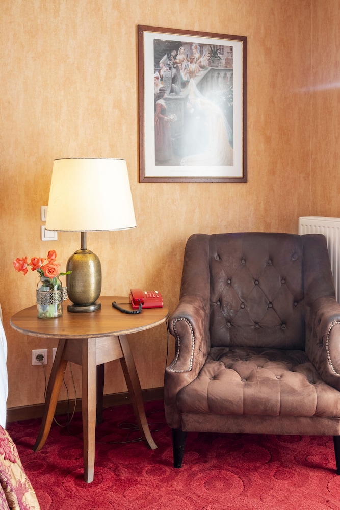Deluxe Studio Suite - Photo 6